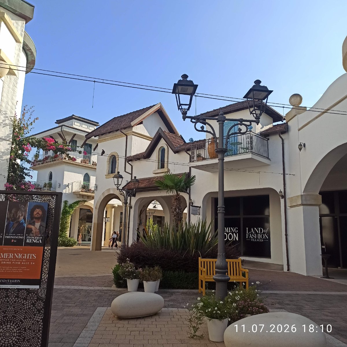 Afternoon browse through Puglia Village outlet mall in Molfetta