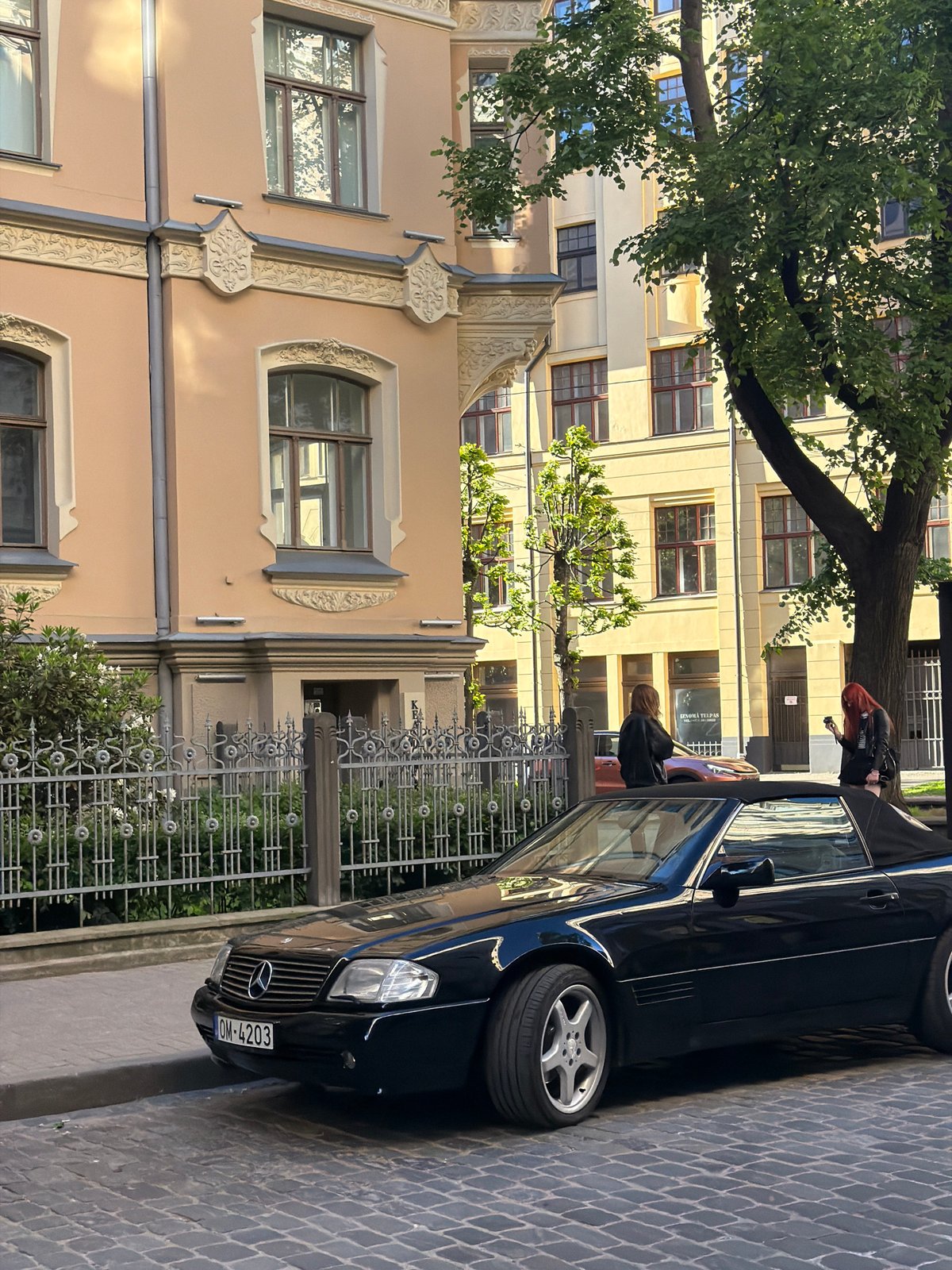 Art Nouveau architecture and street life documented in Riga