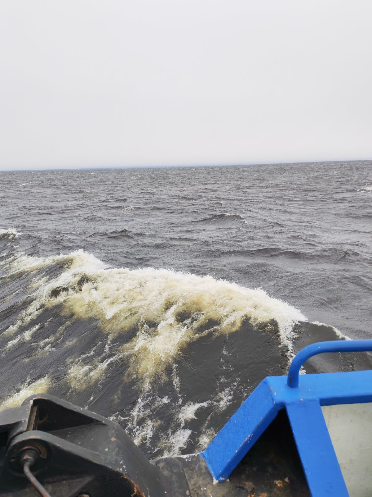Maritime vessel documented during three-hour journey near Shcheleiki, Russia