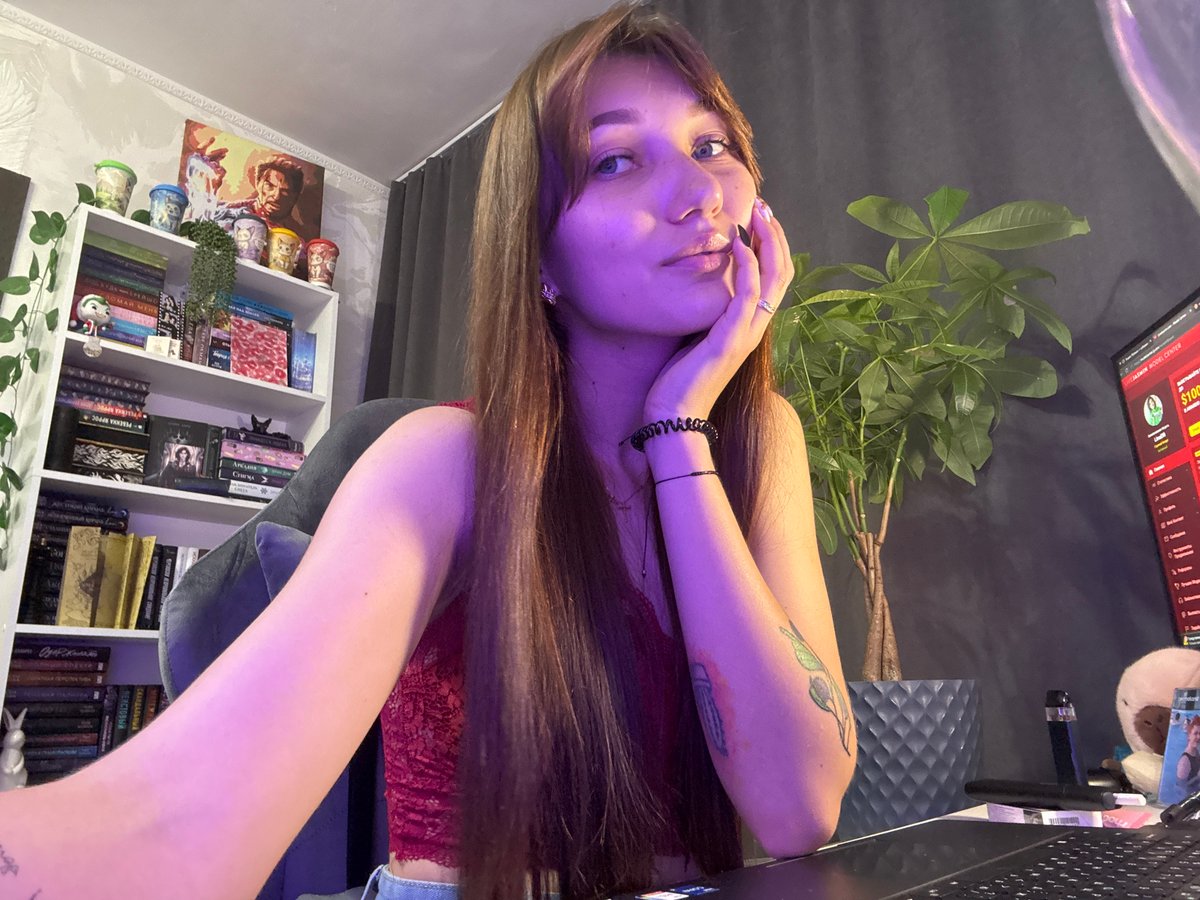 Casual indoor selfie session at home in Novokuznetsk
