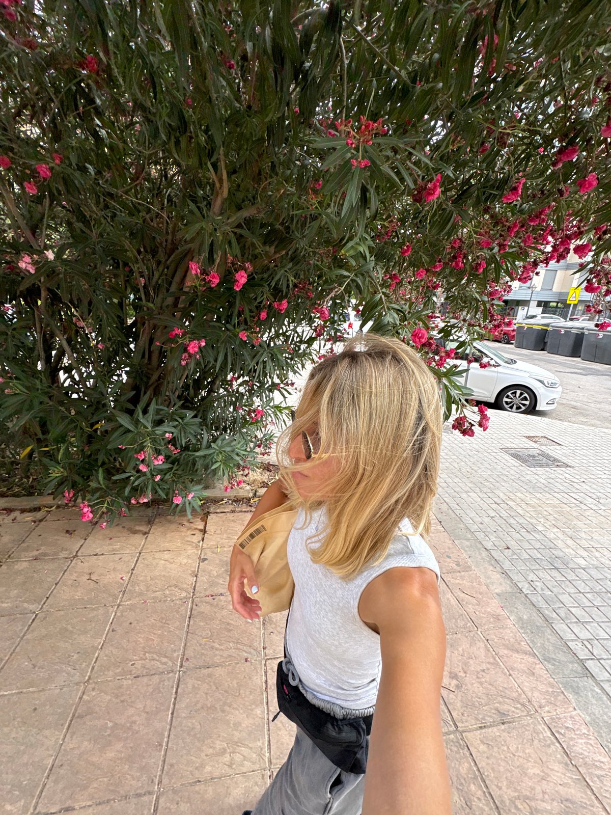 Quick selfie sequence and keys in hand, Valencia morning