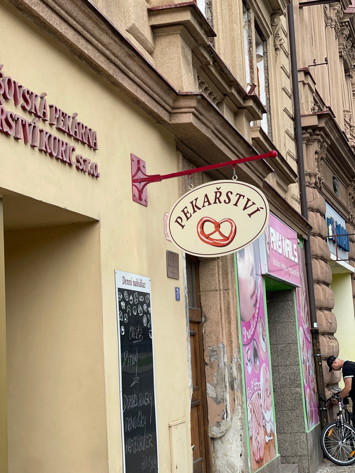 Afternoon stroll through Pilsen's historic city center