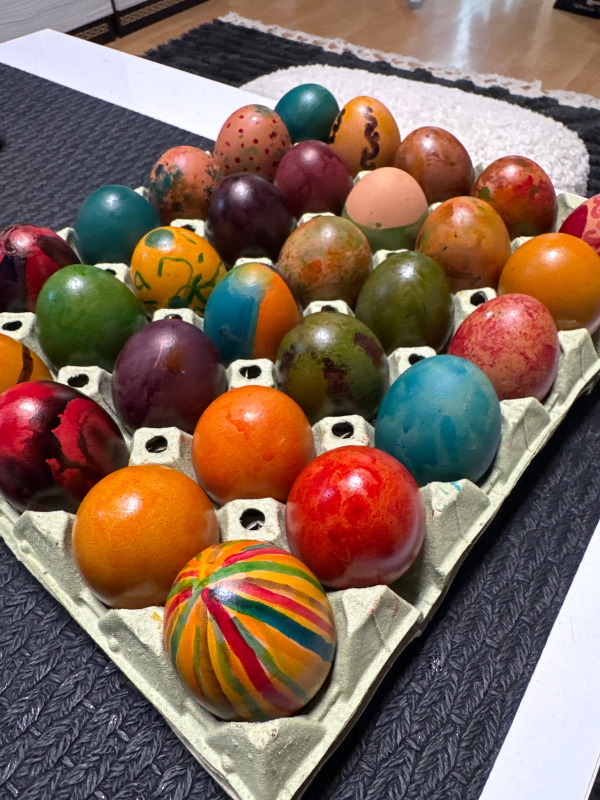 Easter egg dyeing activities documented in Sofia homes