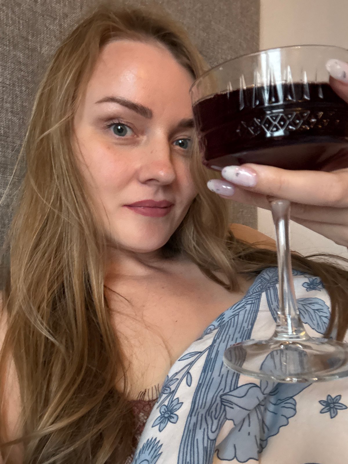 Leisure moments captured in Saint Petersburg: wine and canal boat