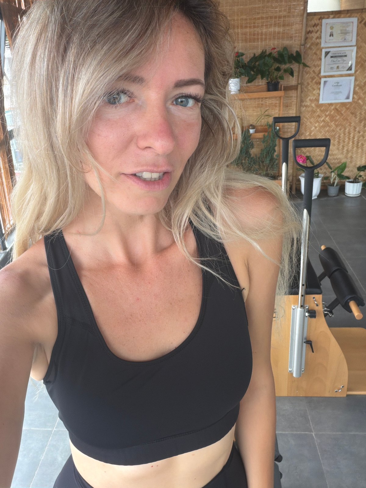 Selfie series around a Da Lat fitness studio with city views