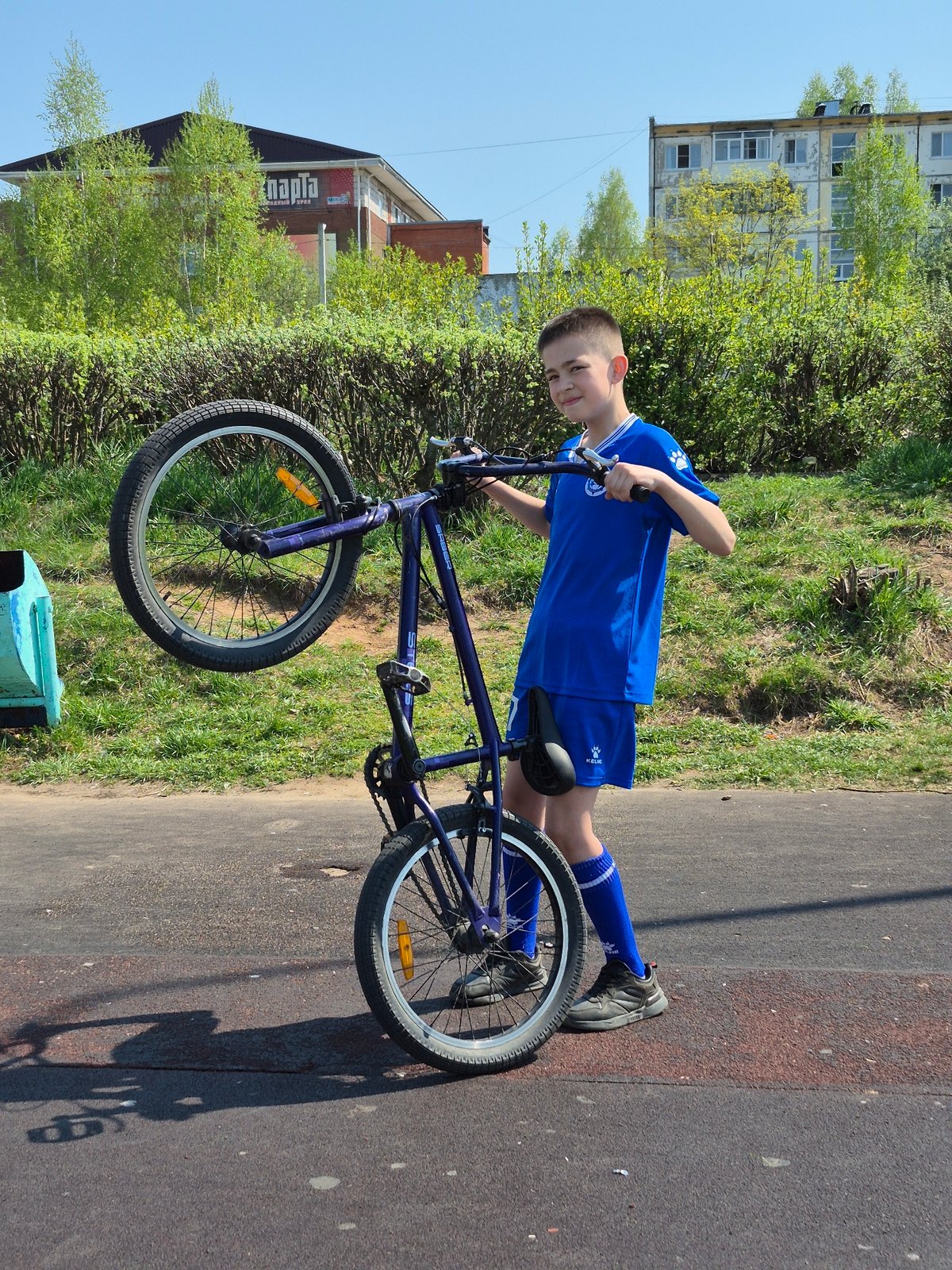 Morning snapshots capture everyday life in Chaikovsky, Russia