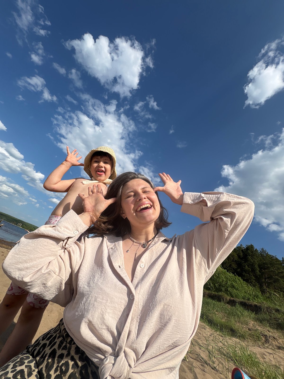 Two figures spotted on beach in Chaikovsky, Russia