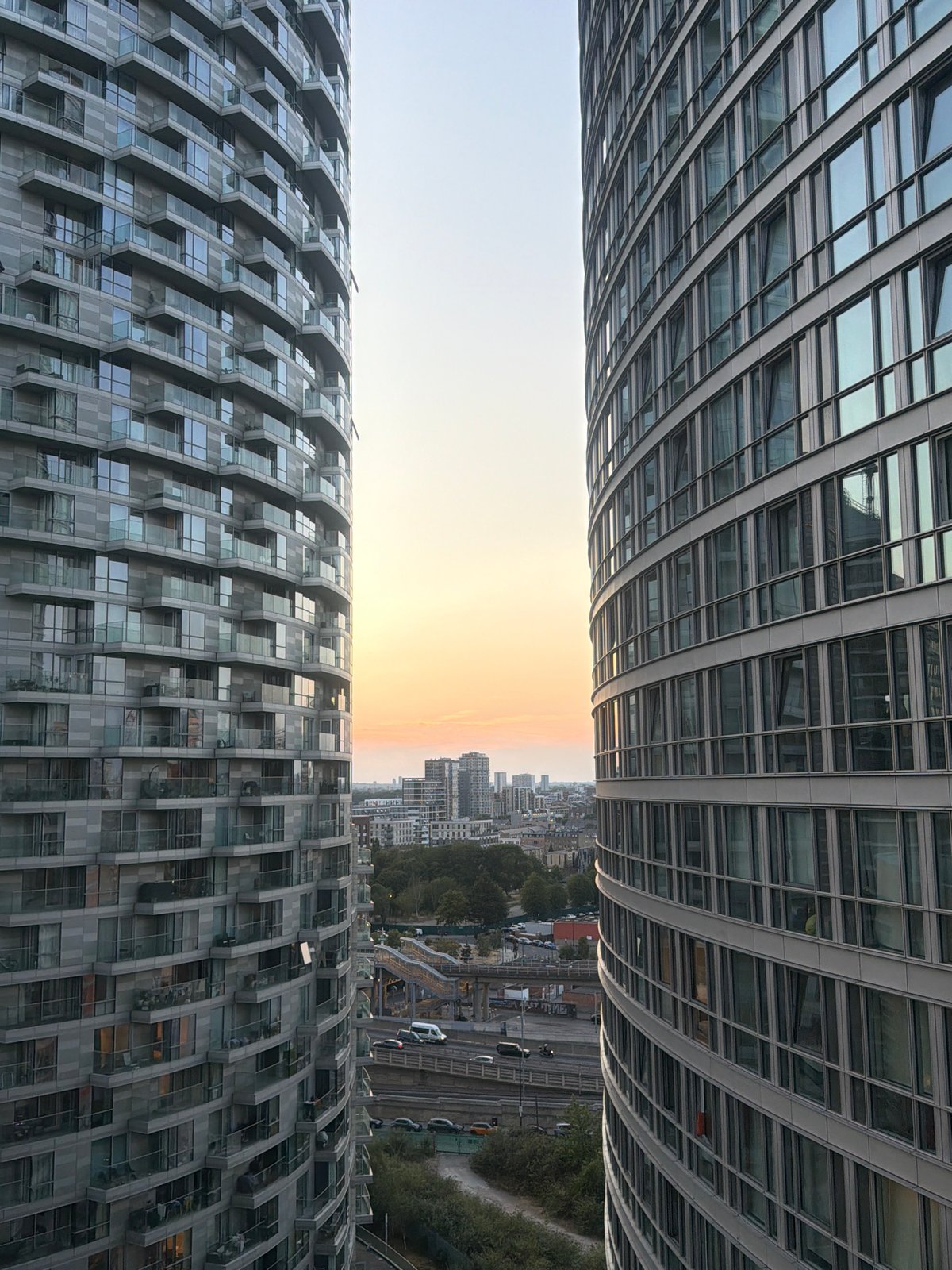 Dusk views of the O2 Arena, Thames, and London skyline