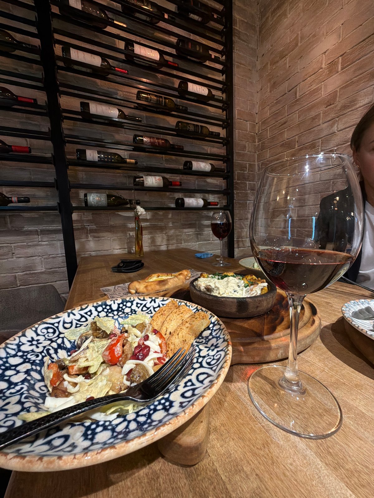 Restaurant dining experience documented in Izhevsk, Russia