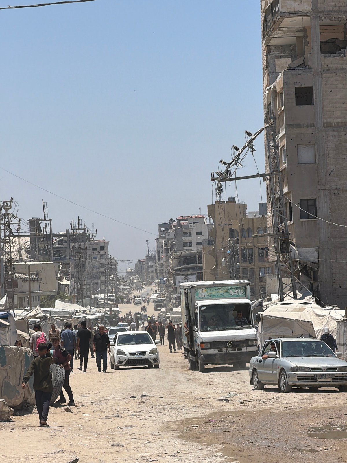 Daily life continues amid widespread destruction in Gaza City