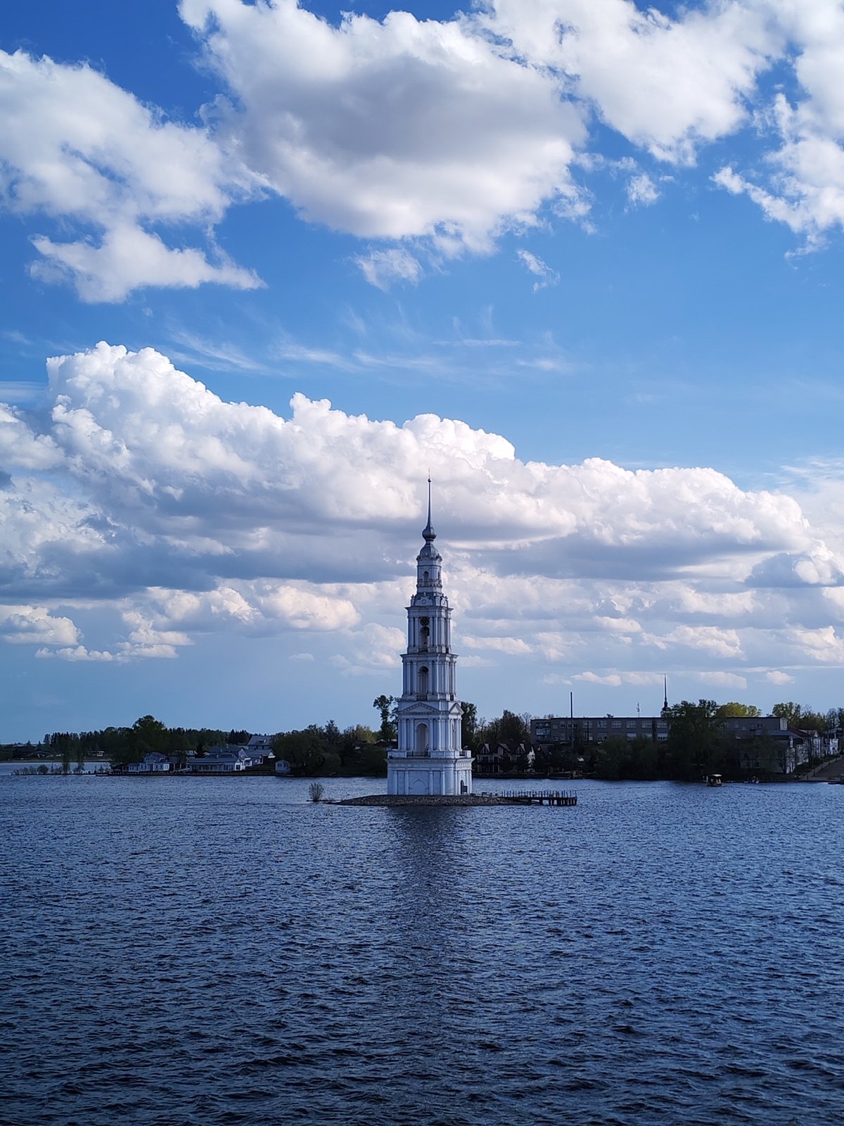 Flooded Kalyazin bell tower documented by witness in Russia