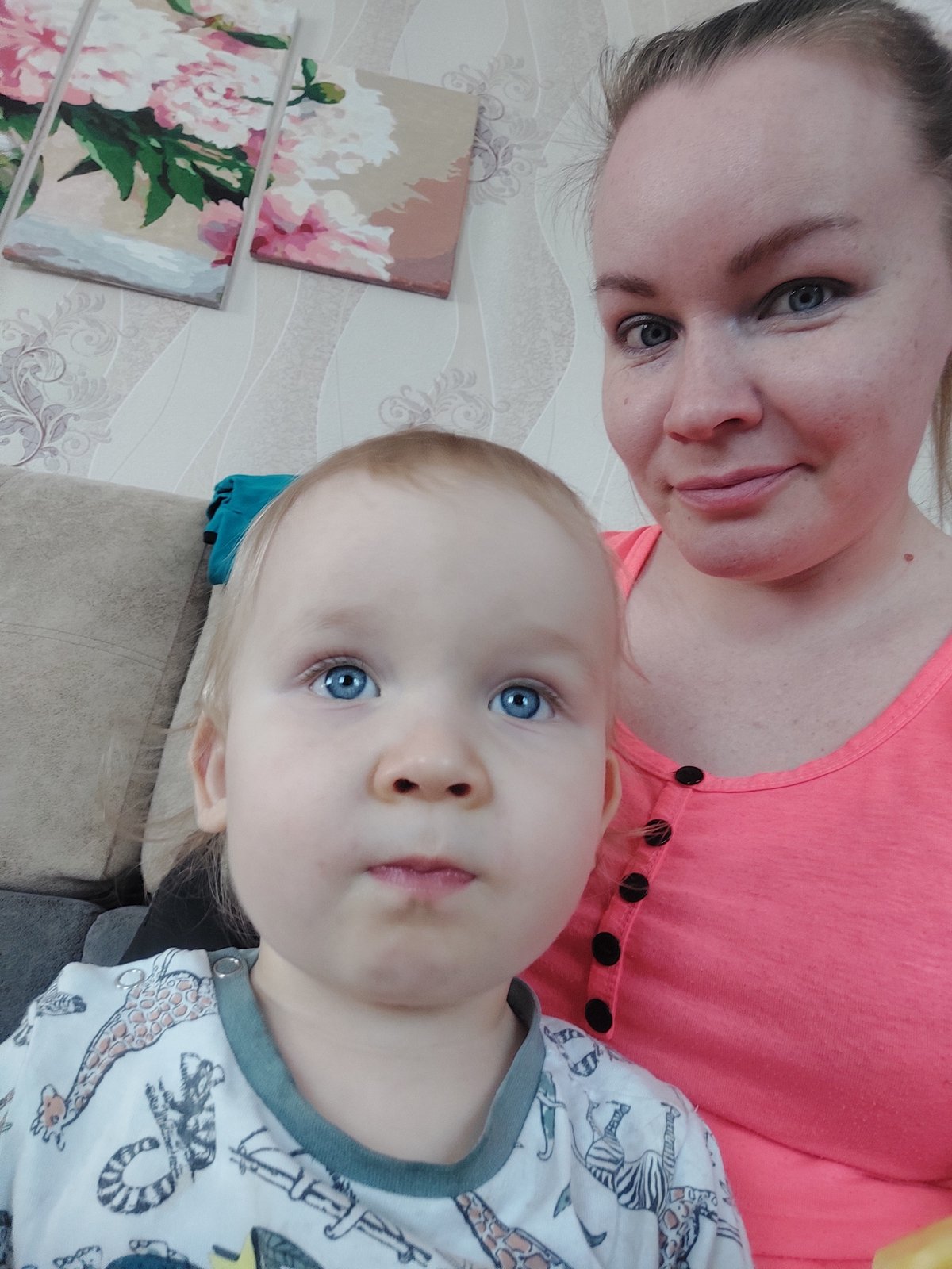 Family morning routine captured in Russian village home