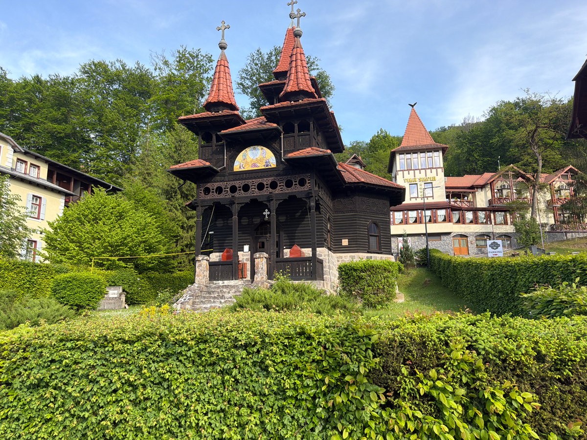 Afternoon tourist scenes documented across Sovata, Romania resort town