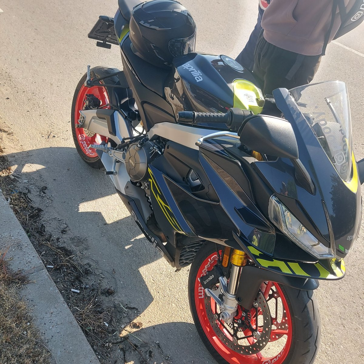 Motorcycle and police car spotted in Strazhitsa, Bulgaria
