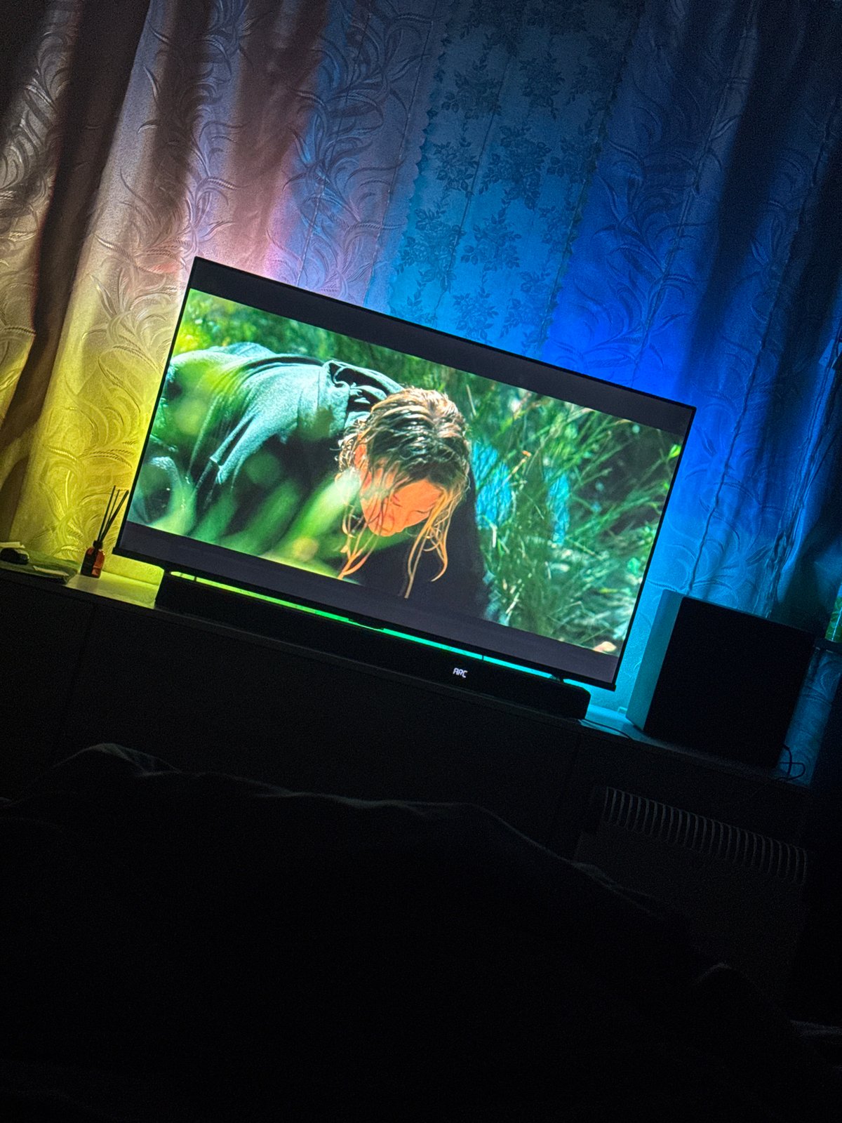 Television screens showing bearded men observed in Makiivka