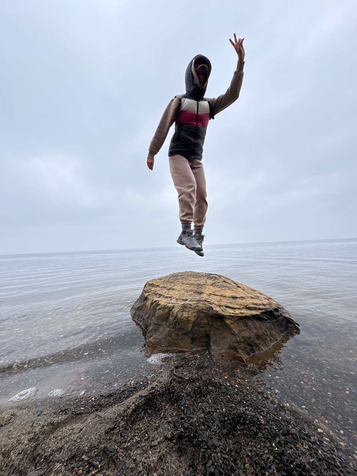 Person spotted on Volga River embankment in Ulyanovsk