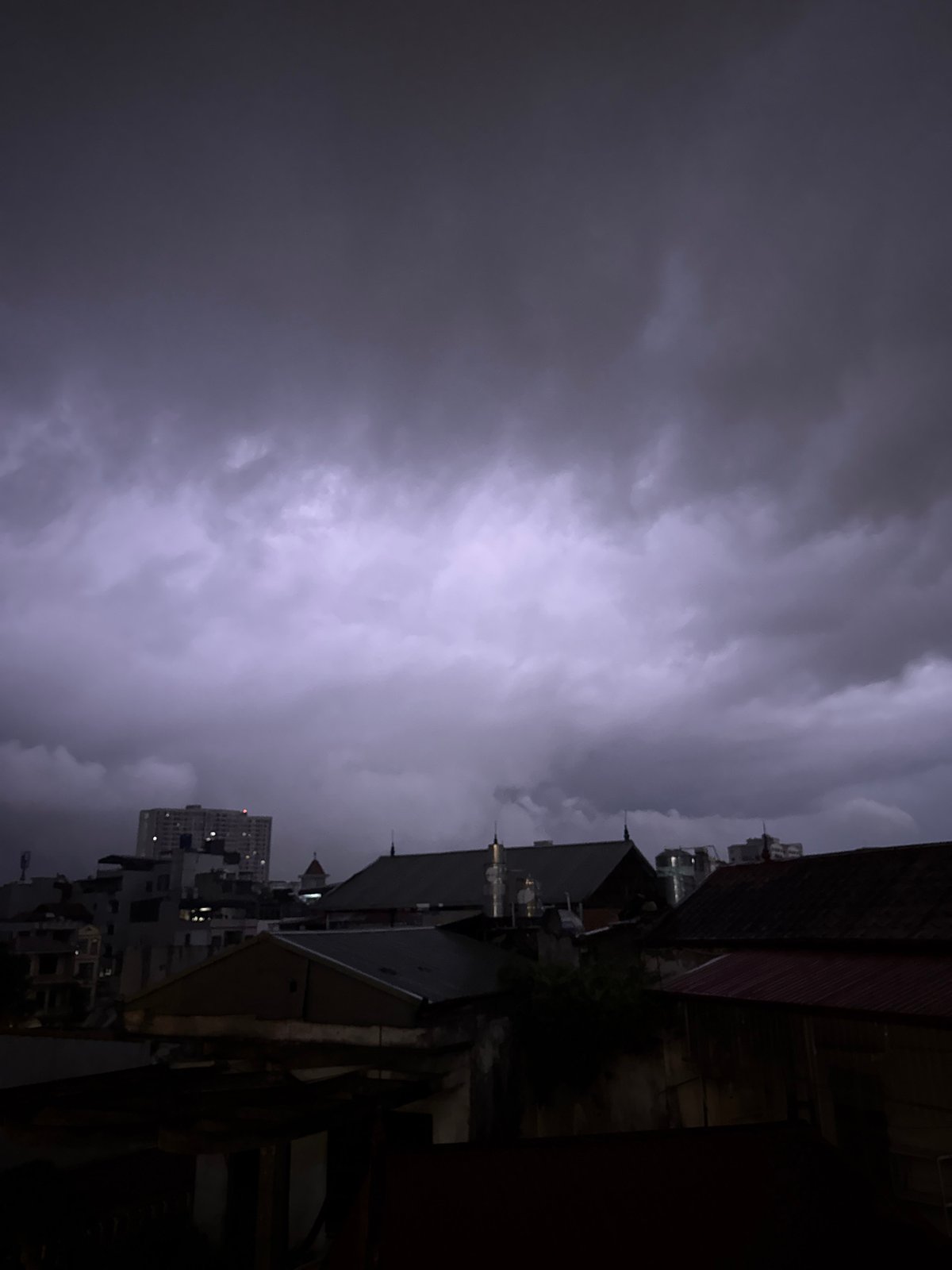 Storm clouds and lightning observed over Hà Nội