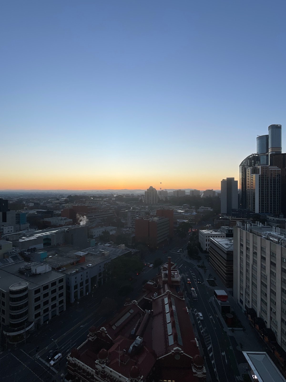 Dawn balloons over Melbourne and a pan of lentil stew