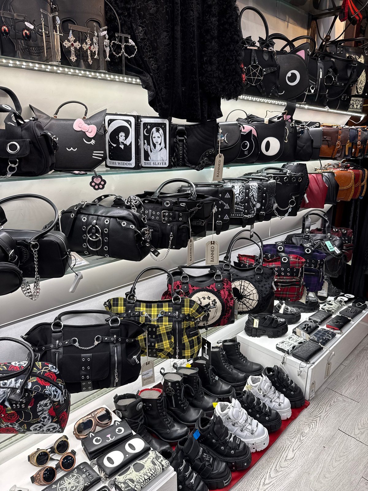 Alternative fashion shopping documented in central Madrid