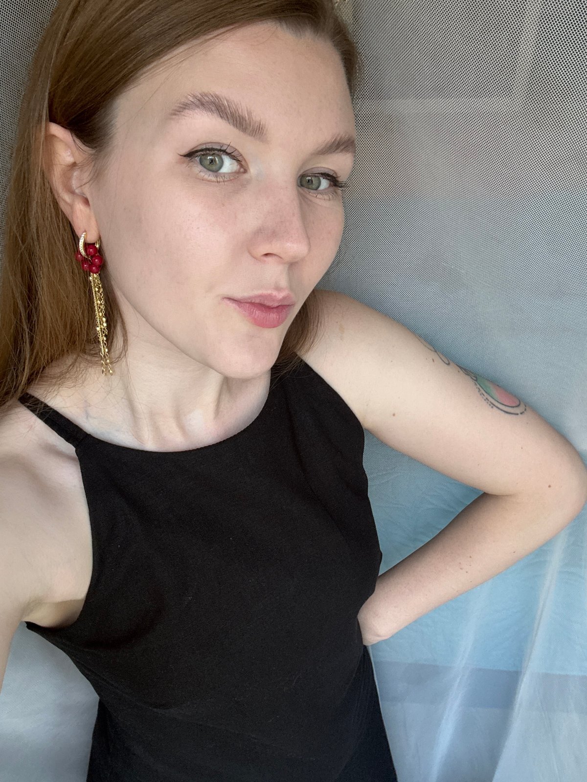 Portrait and kitten shots from a quiet night in Izhevsk
