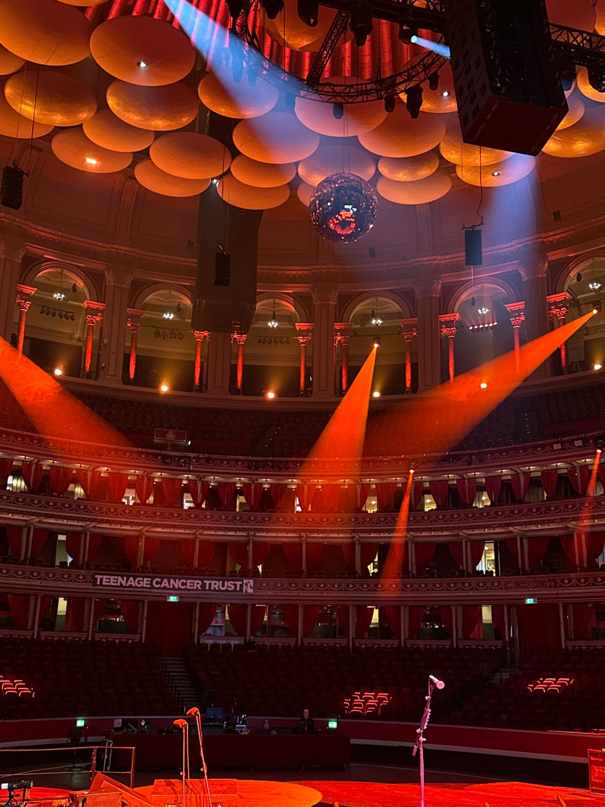 Tourist documents London cultural landmarks and concert venues