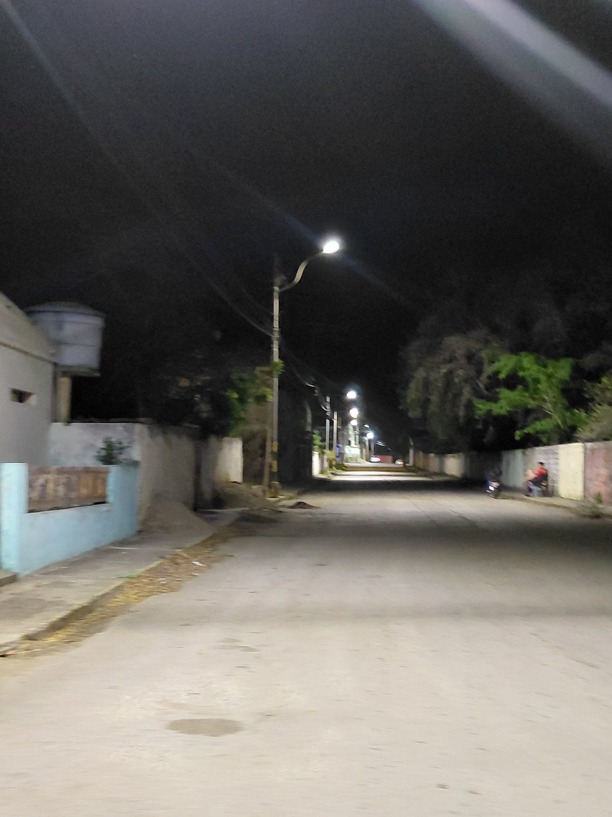 Late-night street walk through Santa Ana, Venezuela neighborhood