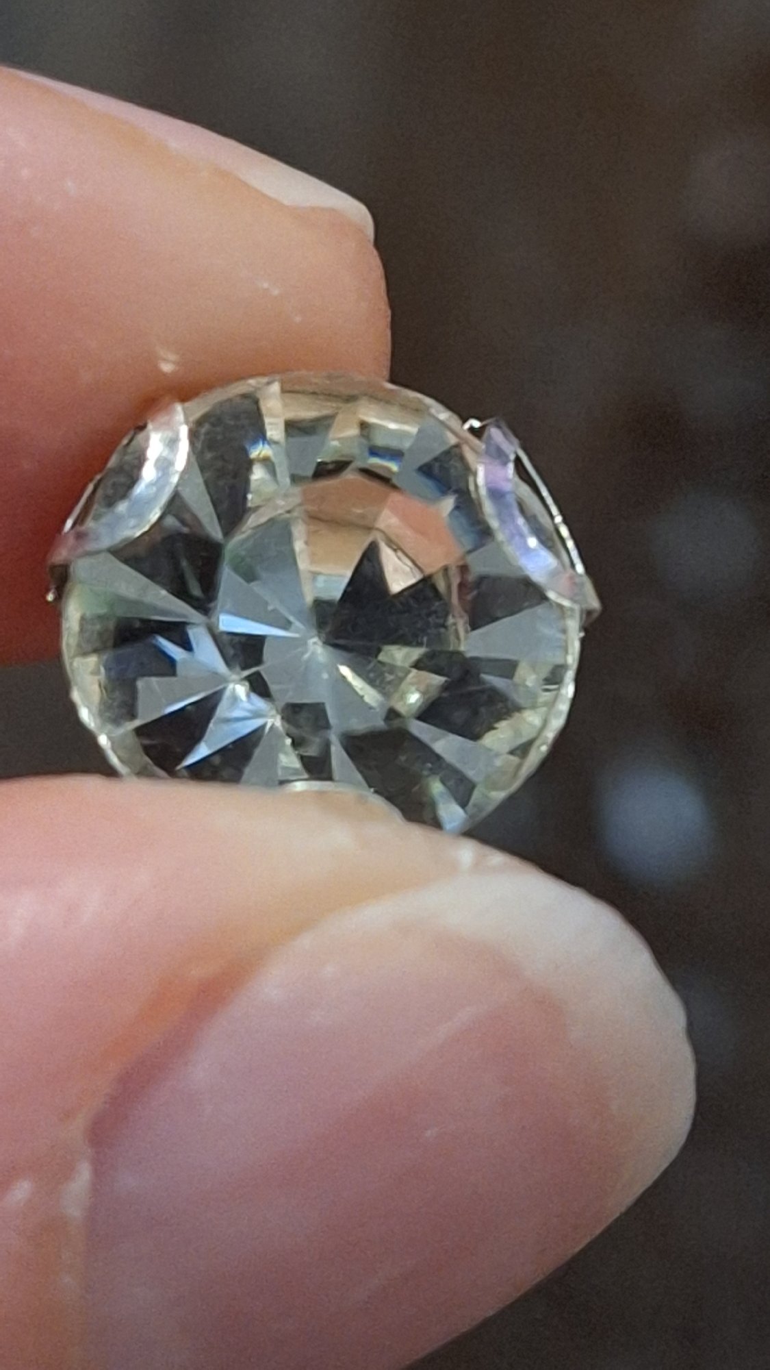 Evening craft session with gemstones documented in Blagoevgrad