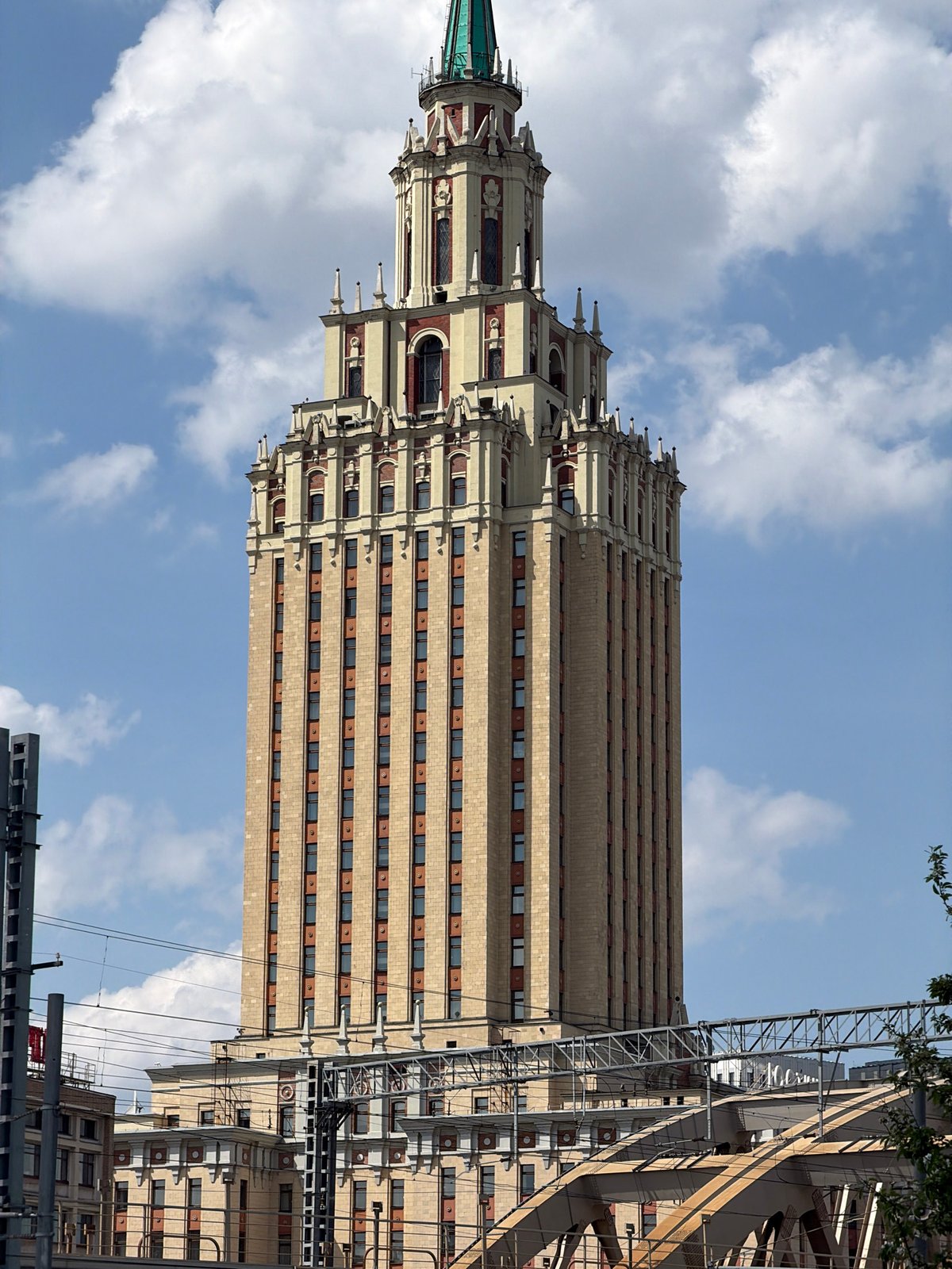 Moscow's Kotelnicheskaya skyscraper photographed against blue sky