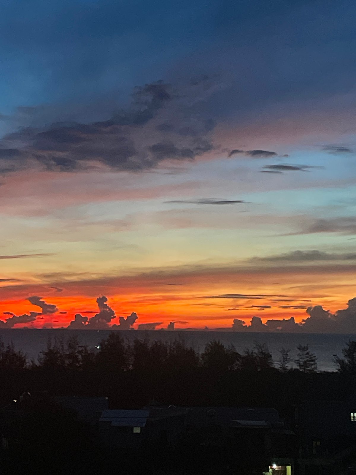Hoi An sunset, sky shifting from blue to orange
