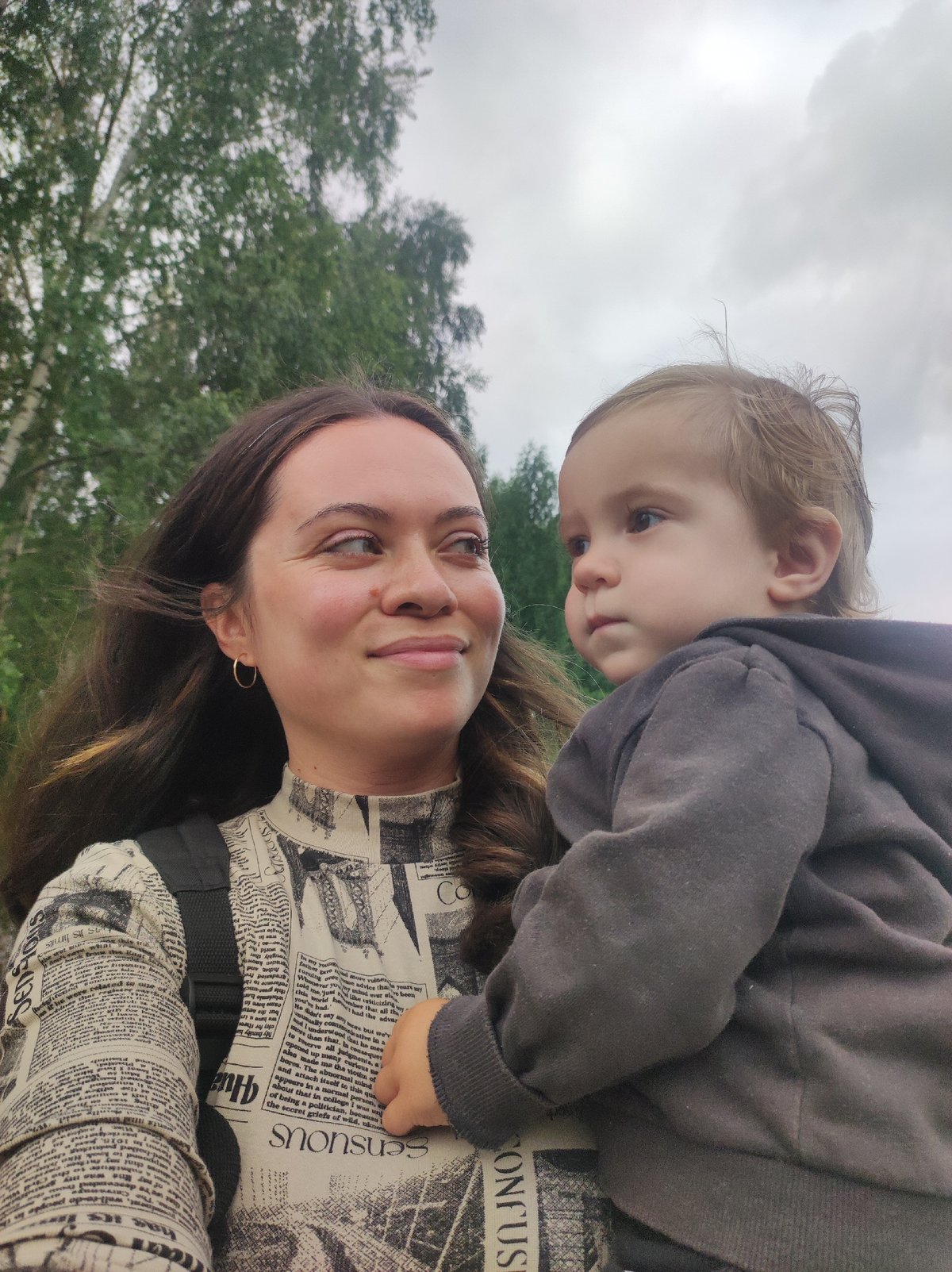 Quiet morning life in Chaikovsky, Russia: pets, kids, and cloudy skies