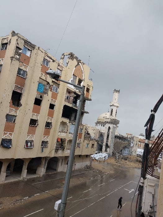 Witness documents widespread destruction in Khan Yunis amid temporary settlements
