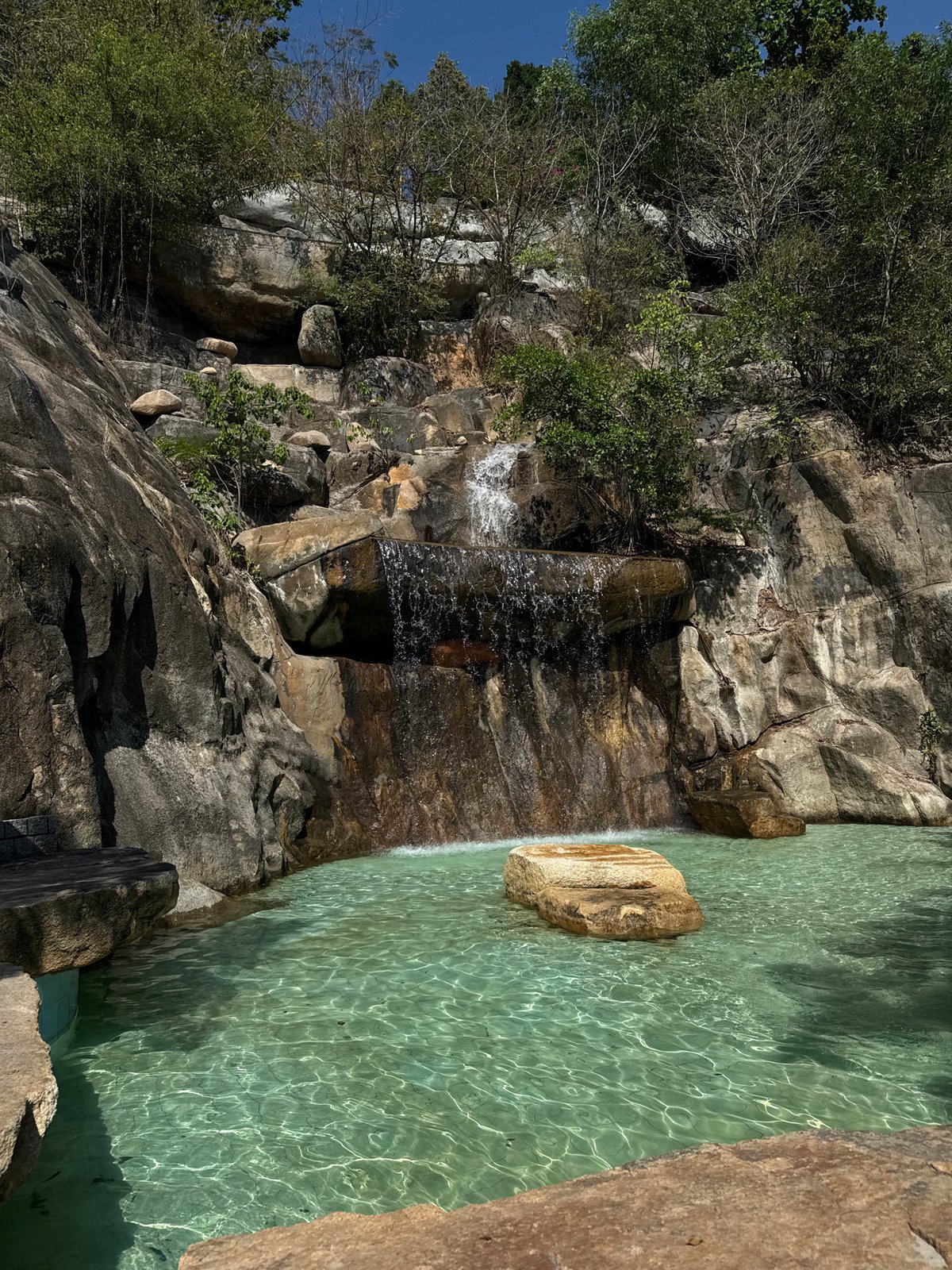 Water recreation scenes documented in Tay Nha Trang Ward