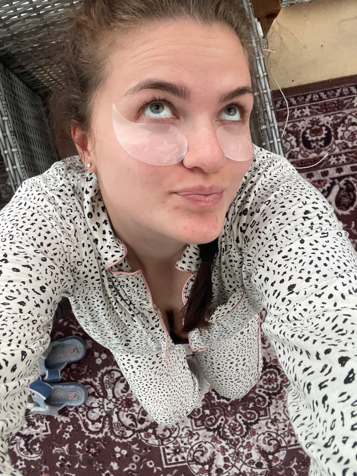Woman's afternoon skincare routine captured in Moscow suburb