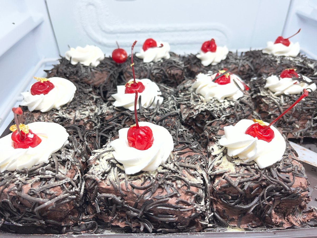 Bakery cafe showcases elaborate cakes and desserts in Lhokseumawe