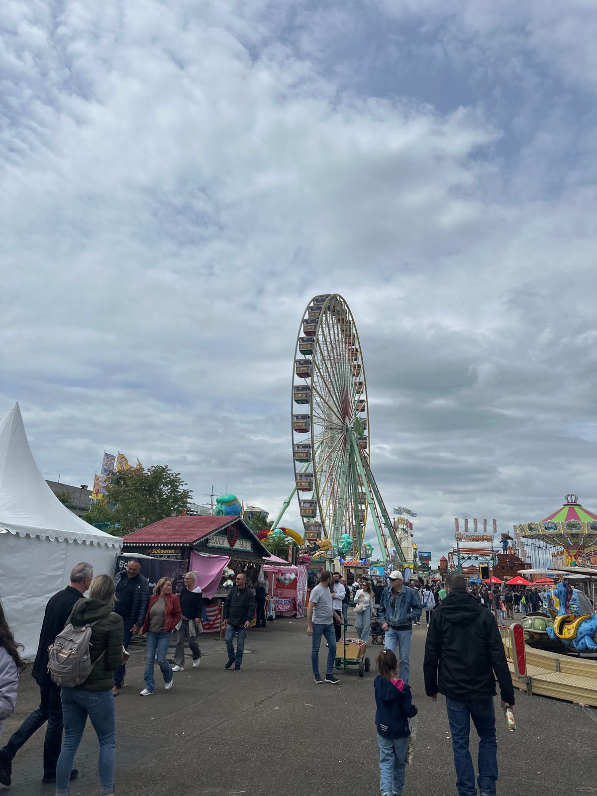 Fair with Ferris wheel observed in Heidelberg