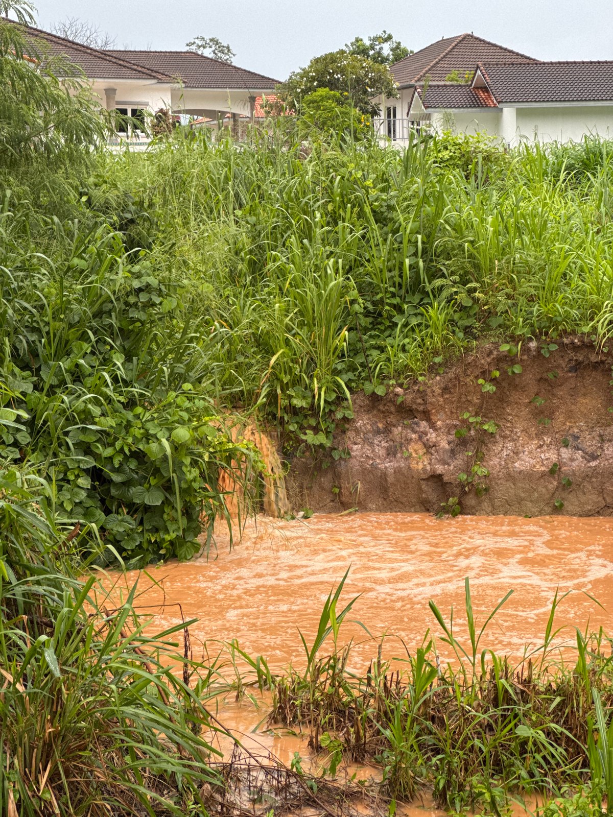 Flash flooding and heavy rain conditions across Rawai, Thailand