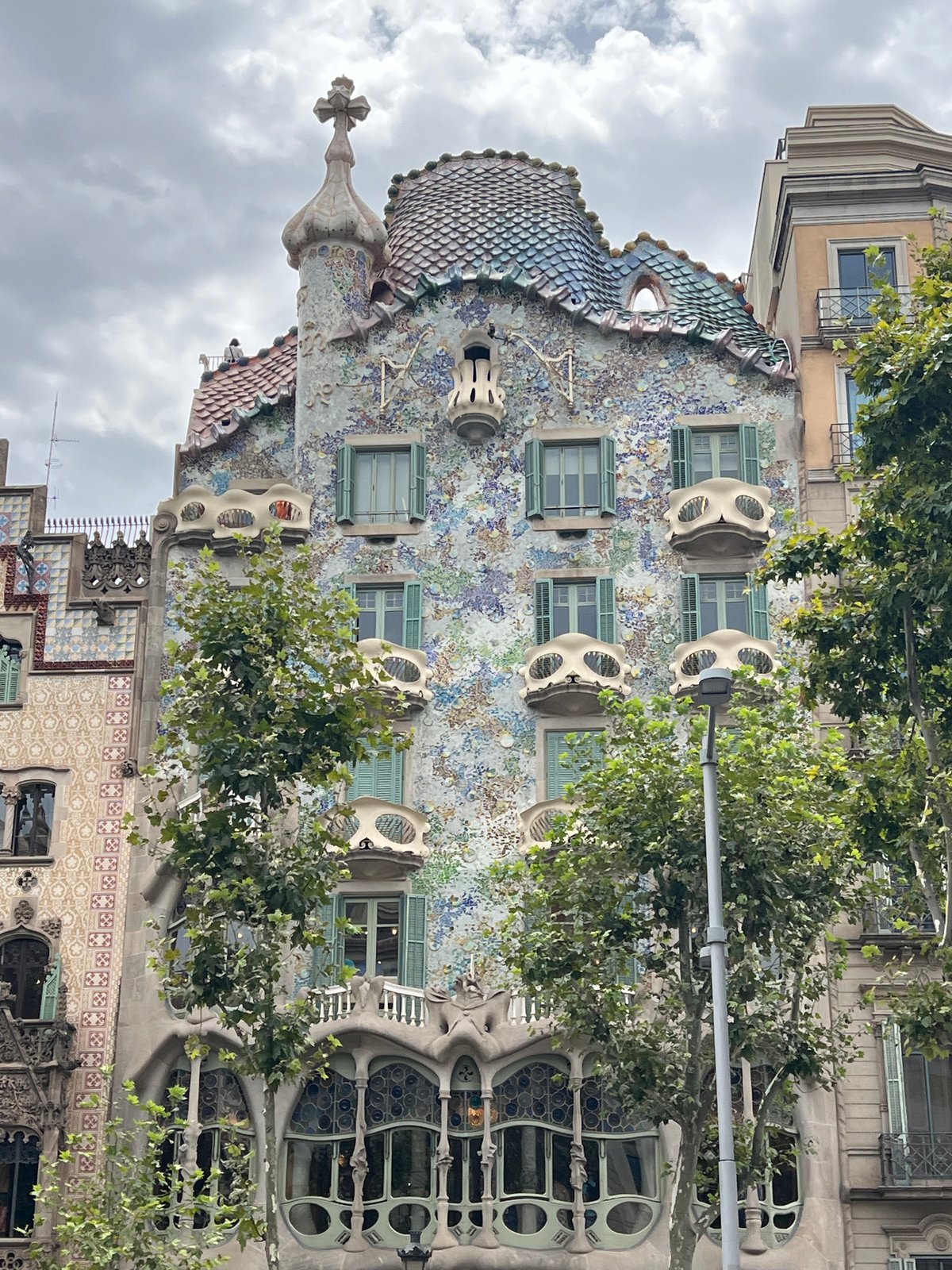 Passeig de Gràcia to Plaça de Catalunya on a July afternoon