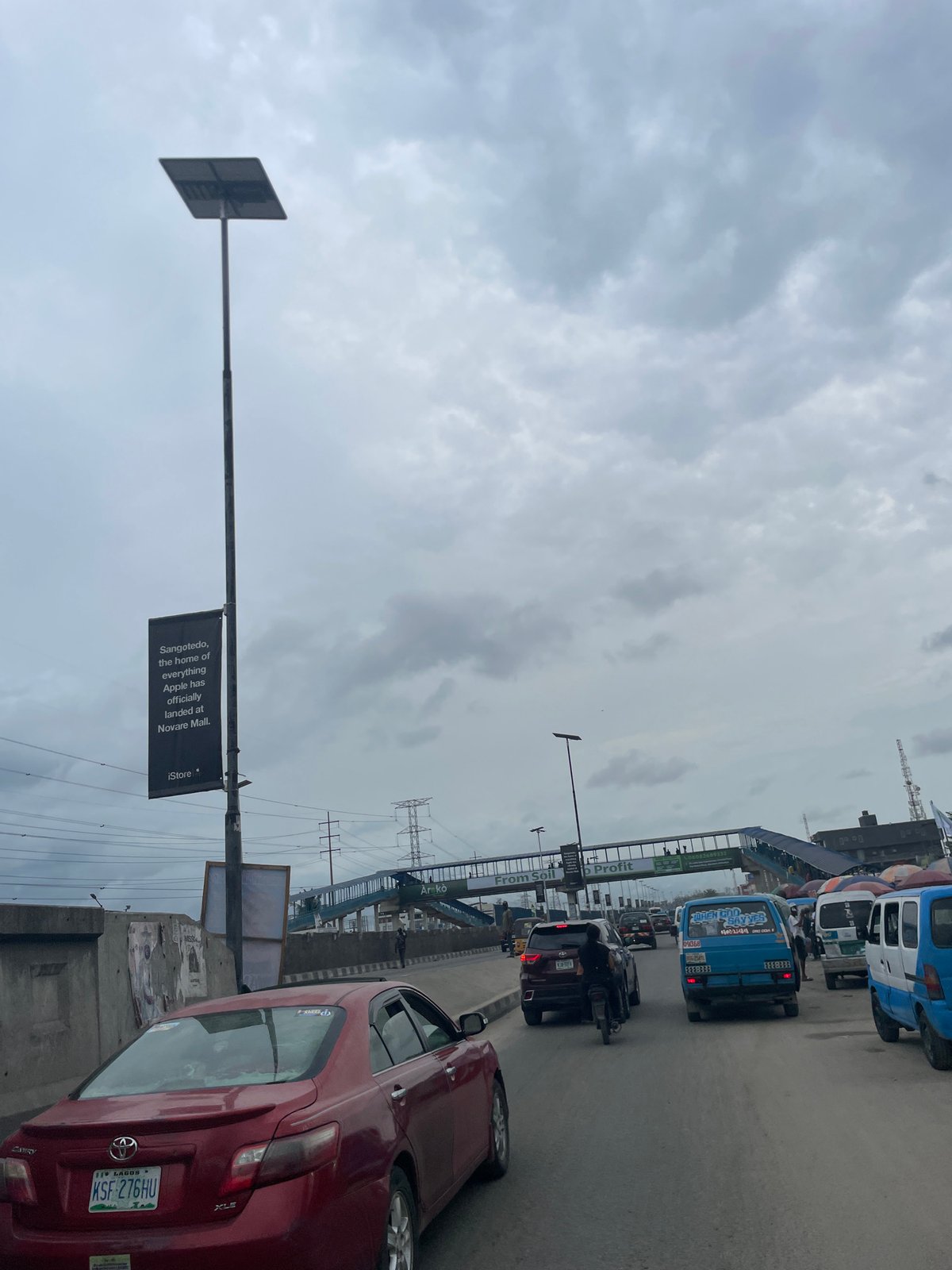 Traffic congestion observed on Lekki street near Sangotedo overpass
