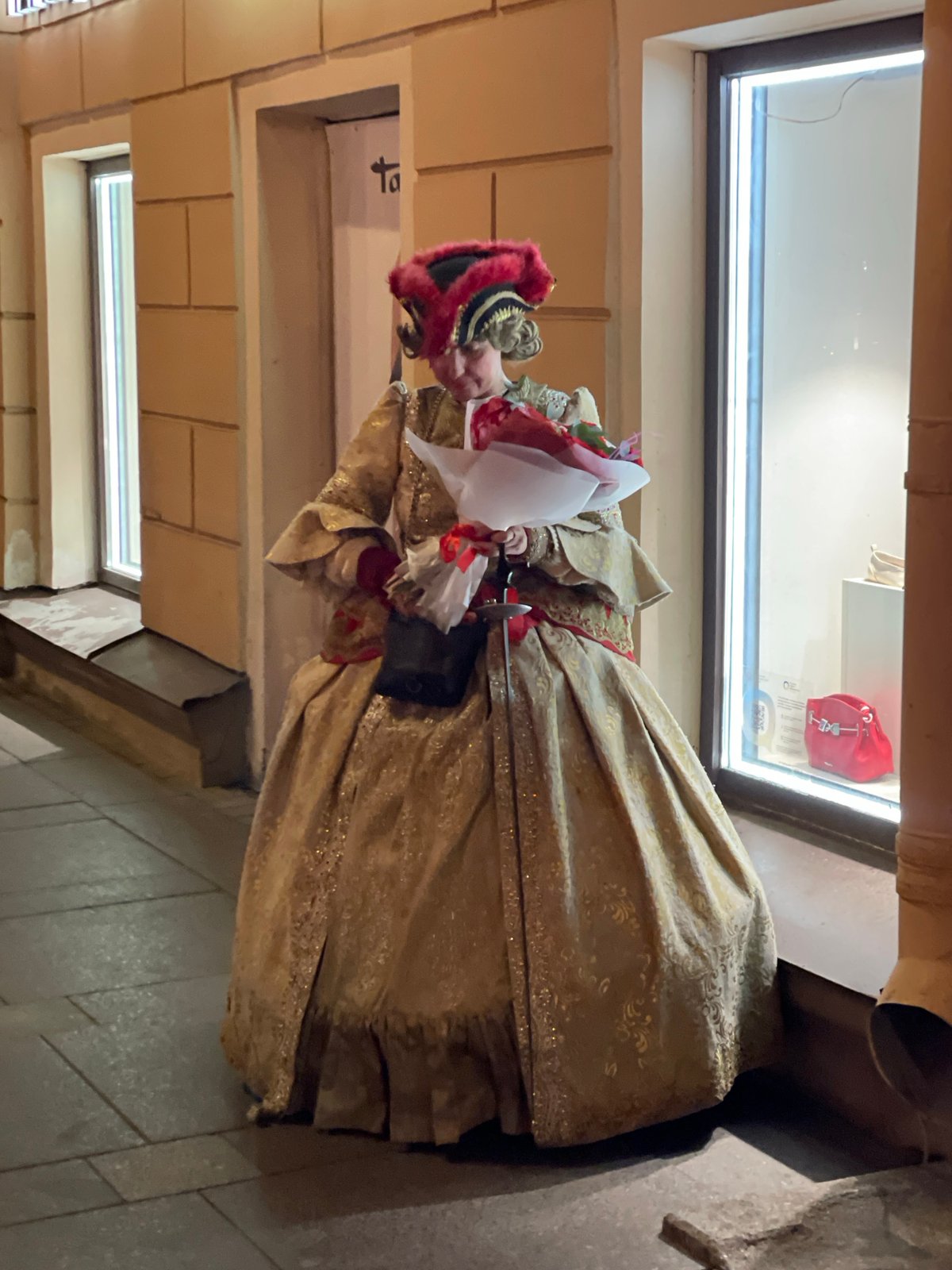 Woman in period costume spotted in Saint Petersburg