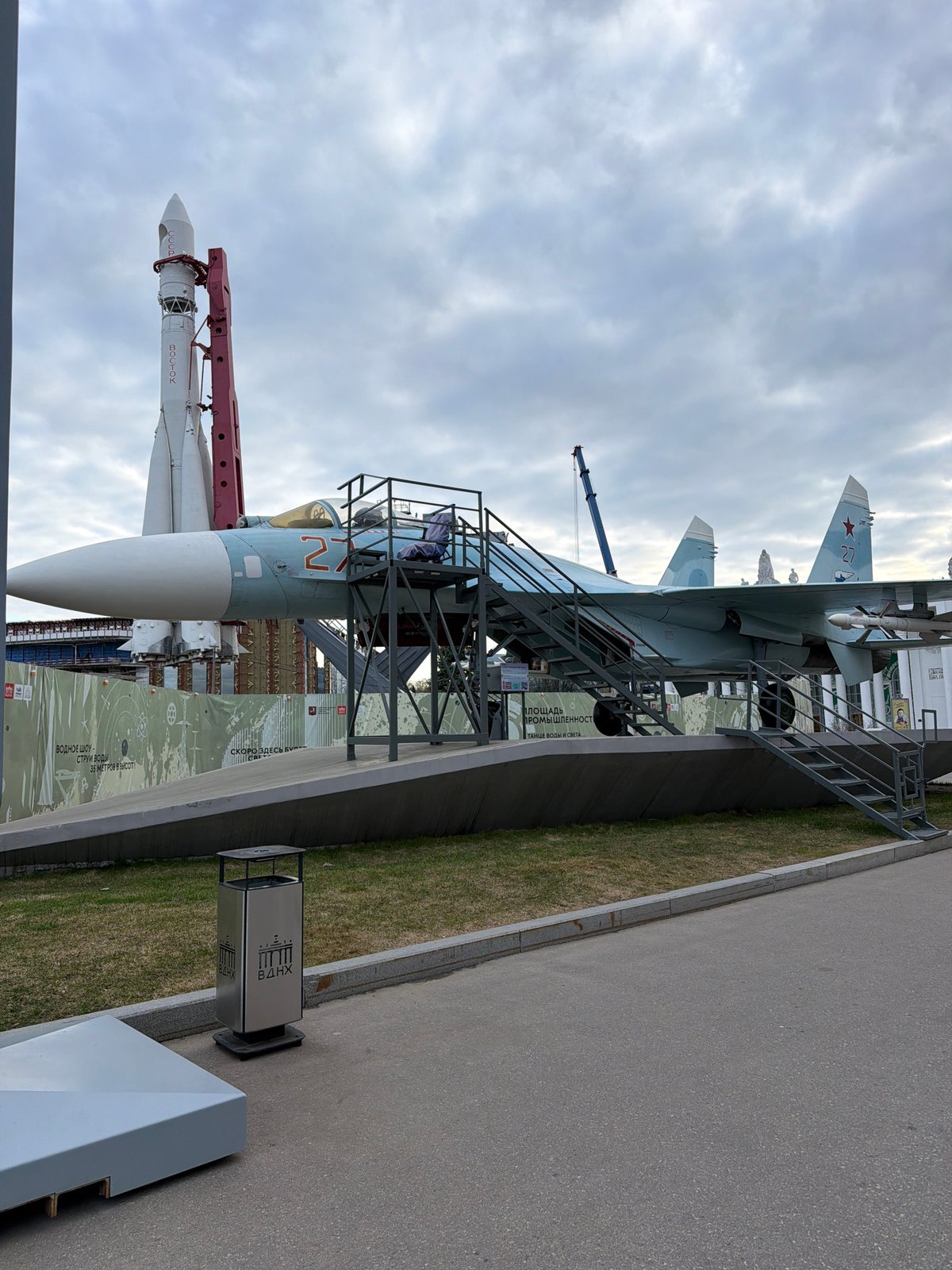 Su-27 fighter jet on outdoor display in Moscow