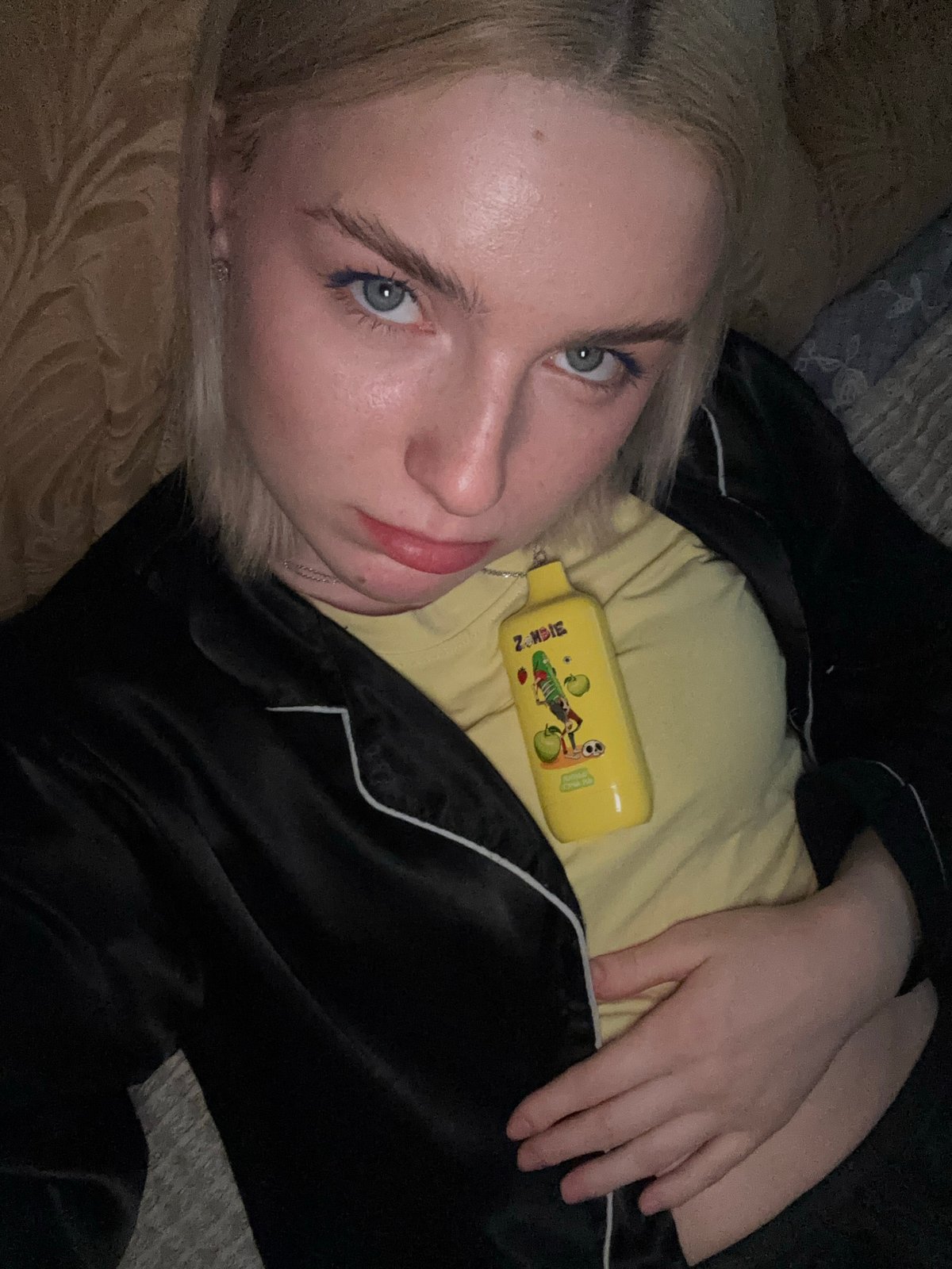 Lazy afternoon at home in Russia, selfies and room snapshots