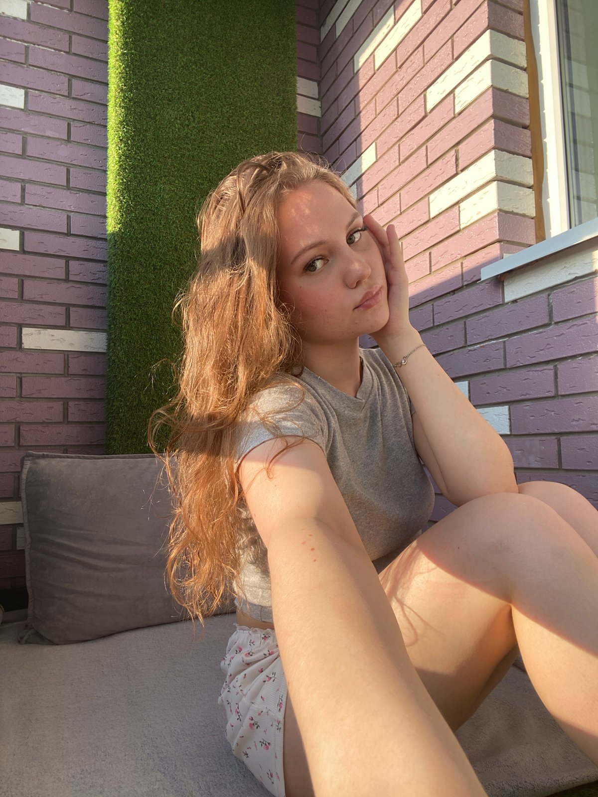 Afternoon leisure moments captured across Izhevsk, Russia