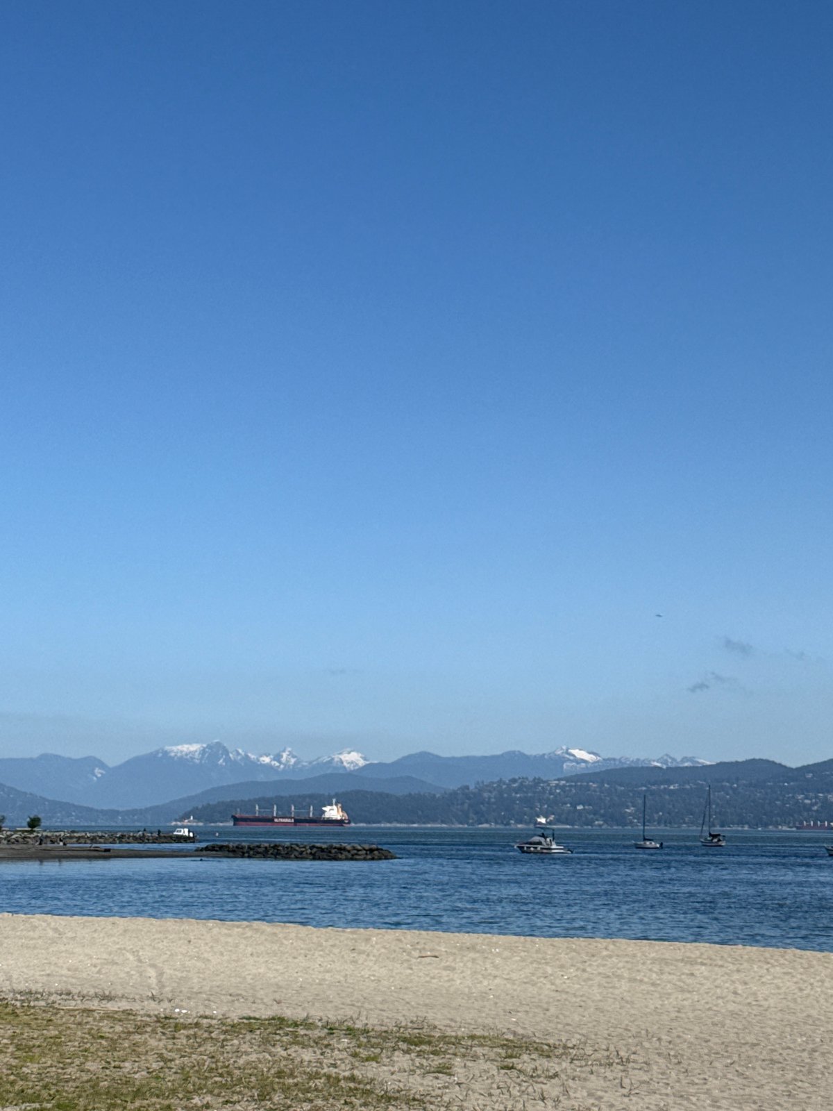 Clear skies observed over Vancouver during Friday evening
