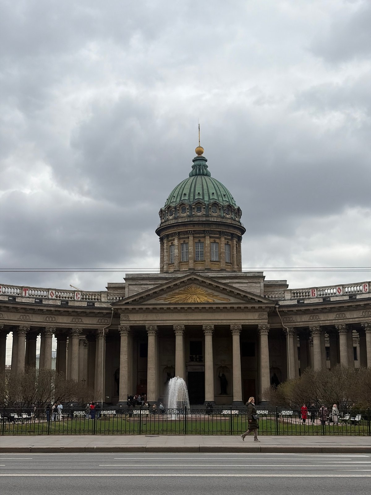 Morning street life documented around Kazan Cathedral, Saint Petersburg