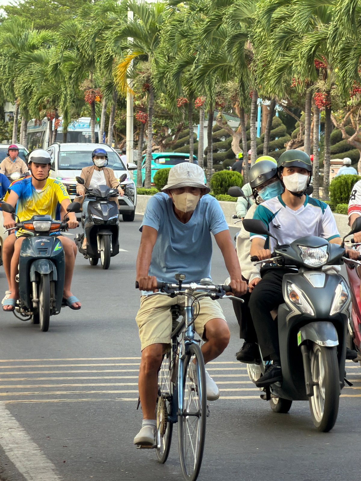 Beach volleyball and street life along Nha Trang's coast