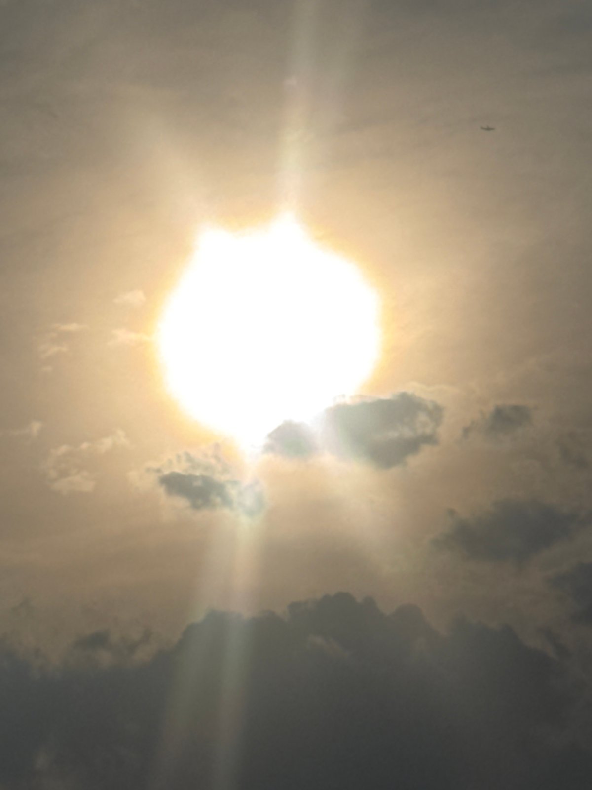 Daytime sky with scattered clouds observed in Ocotlán, Mexico