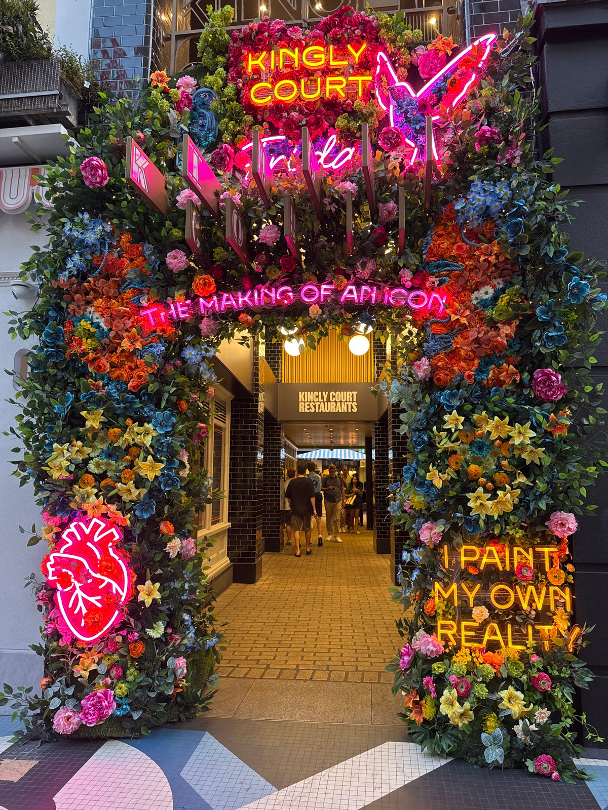 Evening stroll through London's busy food and retail streets