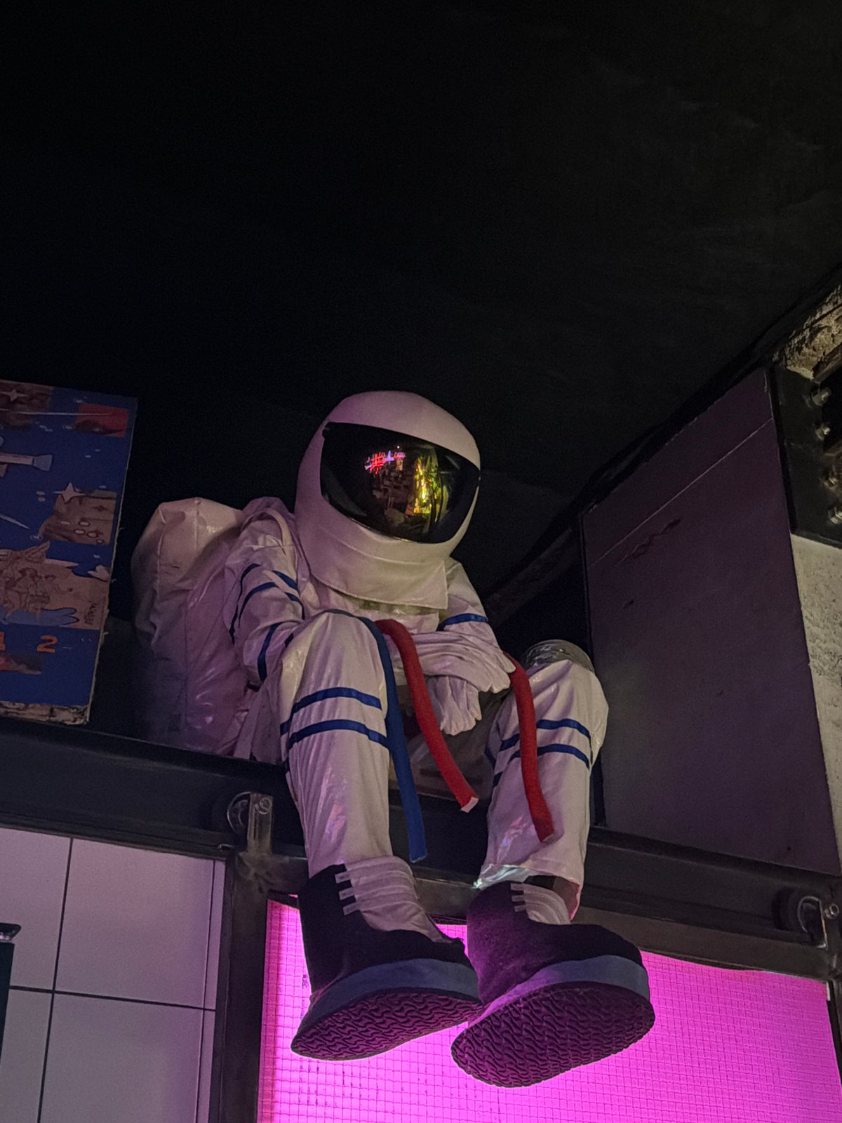 Sofia scenes: astronaut mannequin, restaurant dish, vintage refrigerators documented