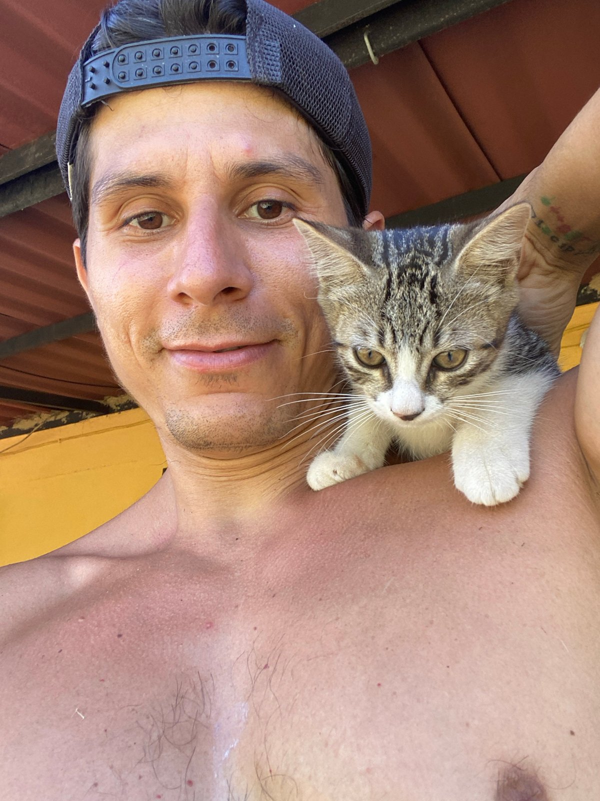 Evening photo session with pets and flowers in Venezuela
