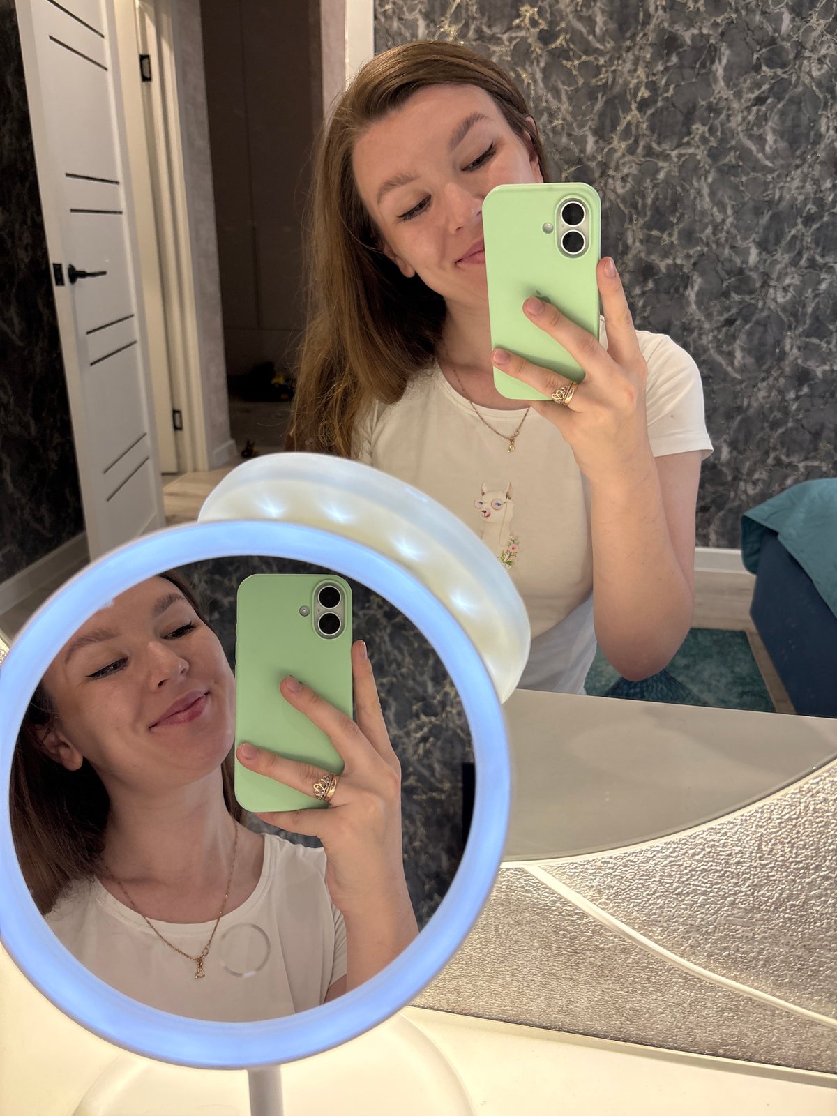 Evening selfies and playful kitten moments in Izhevsk